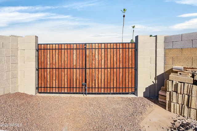 3235 S ALLRED Drive, Tempe, AZ 85282