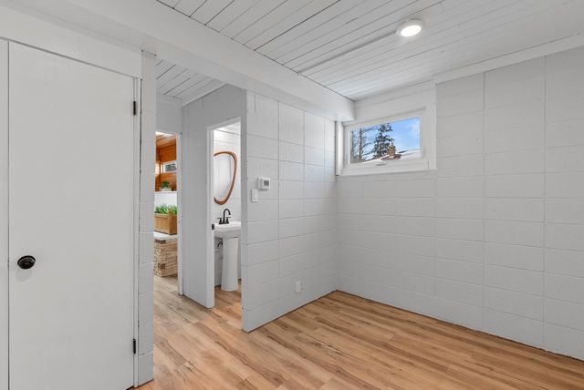 4015 W Kiley AVENUE, Milwaukee, WI 53209