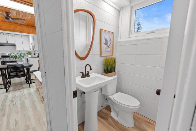 4015 W Kiley AVENUE, Milwaukee, WI 53209