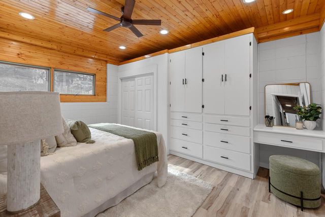 4015 W Kiley AVENUE, Milwaukee, WI 53209