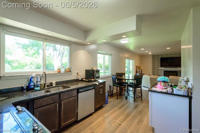 23735 W Newell Circle, Farmington Hills, MI 48336