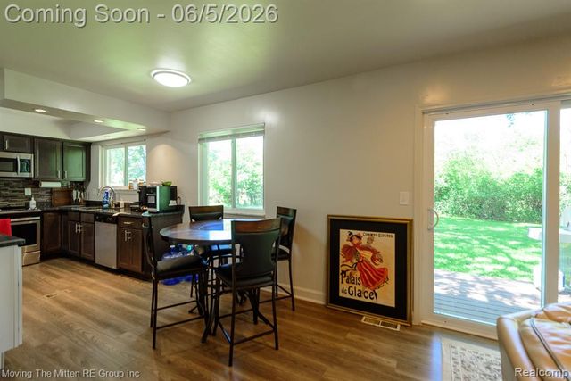 23735 W Newell Circle, Farmington Hills, MI 48336