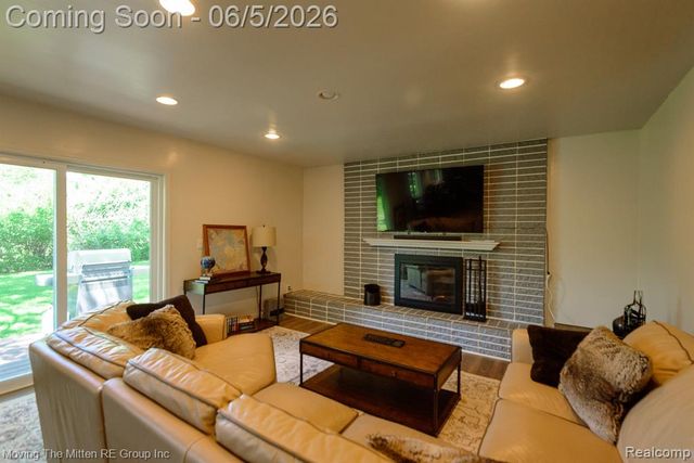 23735 W Newell Circle, Farmington Hills, MI 48336