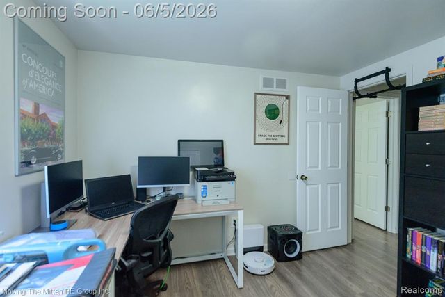 23735 W Newell Circle, Farmington Hills, MI 48336
