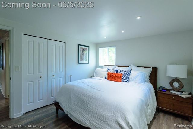 23735 W Newell Circle, Farmington Hills, MI 48336