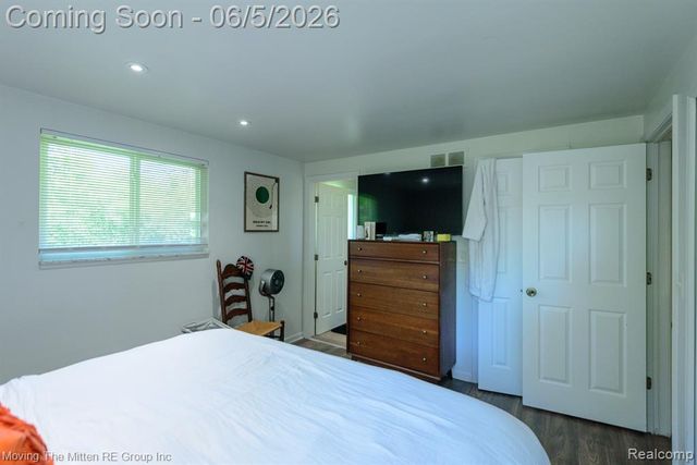 23735 W Newell Circle, Farmington Hills, MI 48336