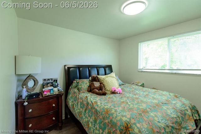 23735 W Newell Circle, Farmington Hills, MI 48336