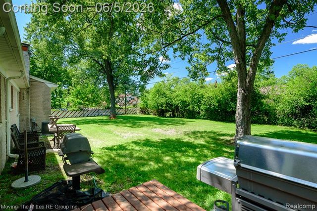 23735 W Newell Circle, Farmington Hills, MI 48336