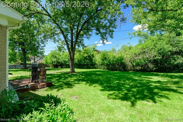 23735 W Newell Circle, Farmington Hills, MI 48336