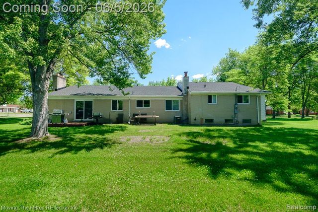 23735 W Newell Circle, Farmington Hills, MI 48336