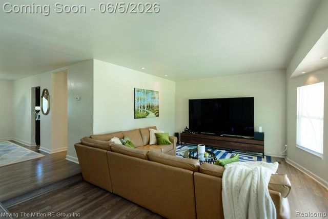 23735 W Newell Circle, Farmington Hills, MI 48336