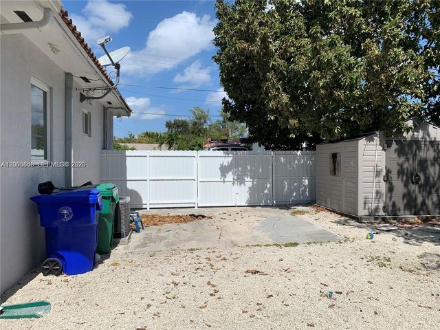 1380 SW 11th St 1, Miami, FL 33135