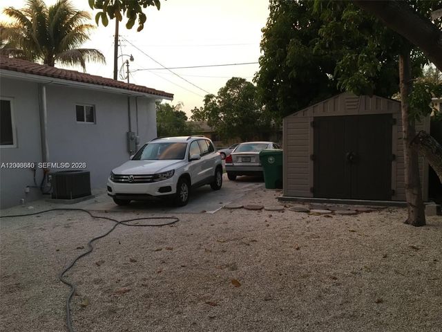 1380 SW 11th St 1, Miami, FL 33135