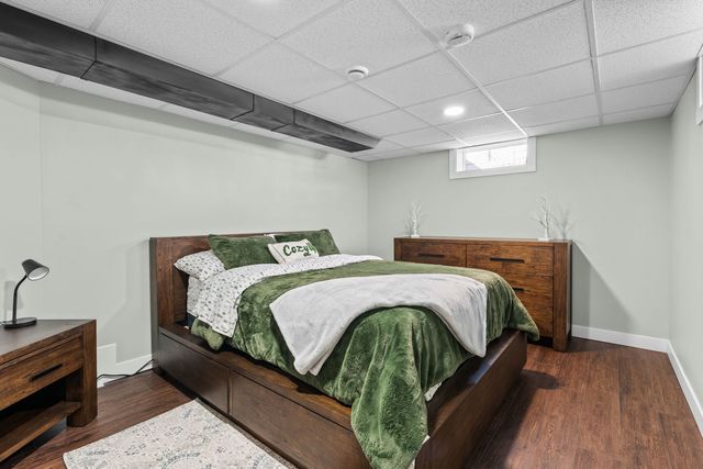 1025 Queen Anne Street, Woodstock, IL 60098