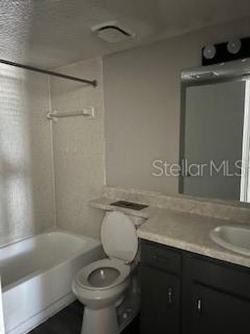 6332 NEWTOWN CIRCLE 32B5, Tampa, FL 33615