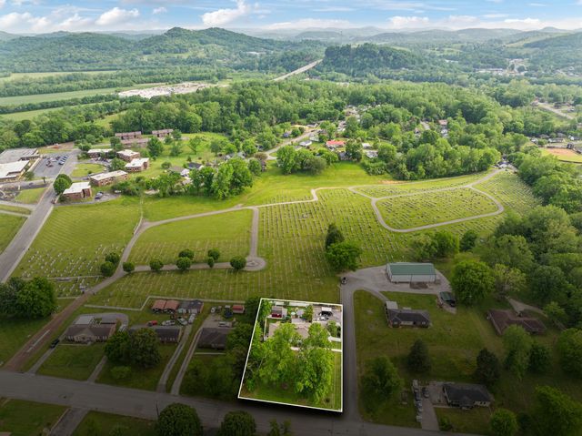 604 College Ave, E, Carthage, TN 37030