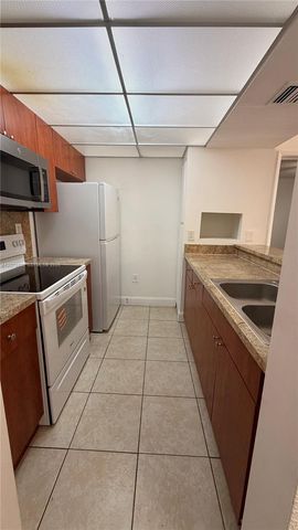 7075 NW 186th Street C208, Hialeah, FL 33015