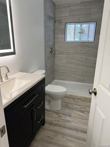 3860 Tower Hill Road, Houghton Lake, MI 48629