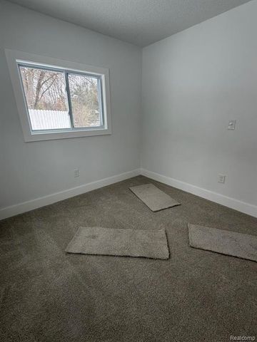 3860 Tower Hill Road, Houghton Lake, MI 48629