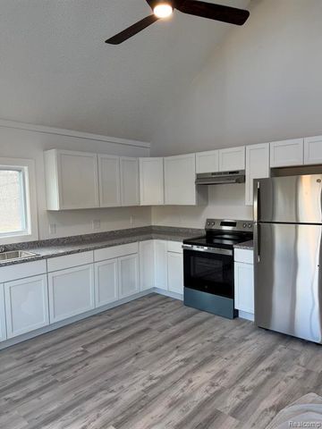 3860 Tower Hill Road, Houghton Lake, MI 48629