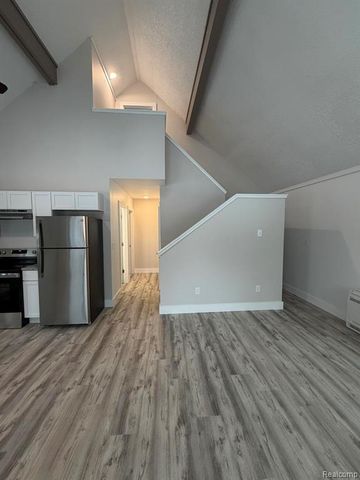 3860 Tower Hill Road, Houghton Lake, MI 48629