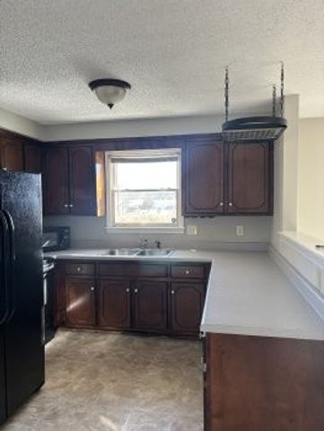 363 Donna Dr, Clarksville, TN 37042