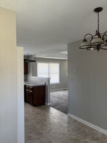 363 Donna Dr, Clarksville, TN 37042