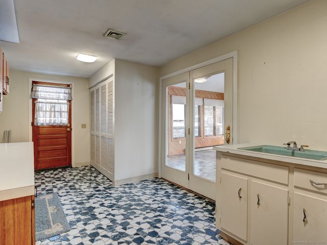 10 McKay Street, Torrington, CT 06790