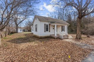 921 S 4th Street, De Soto, MO 63020