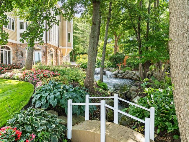 W2908 Walcowis DRIVE, Lake Geneva, WI 53147