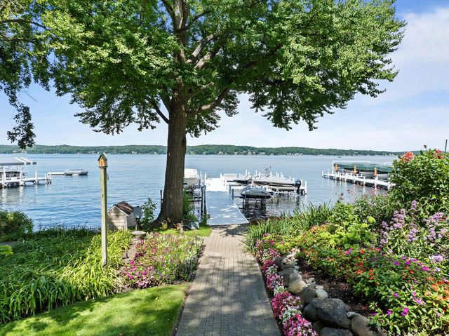 W2908 Walcowis DRIVE, Lake Geneva, WI 53147