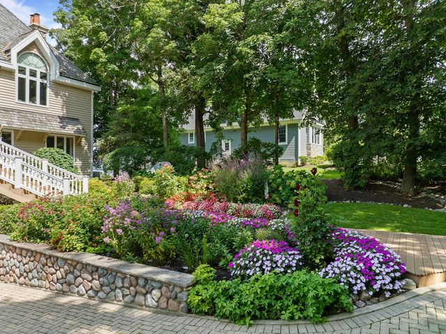 W2908 Walcowis DRIVE, Lake Geneva, WI 53147