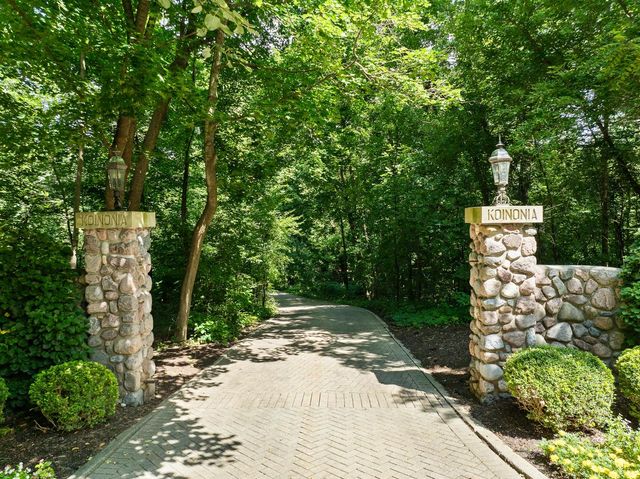 W2908 Walcowis DRIVE, Lake Geneva, WI 53147
