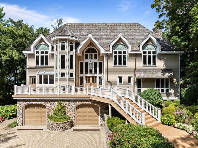 W2908 Walcowis DRIVE, Lake Geneva, WI 53147