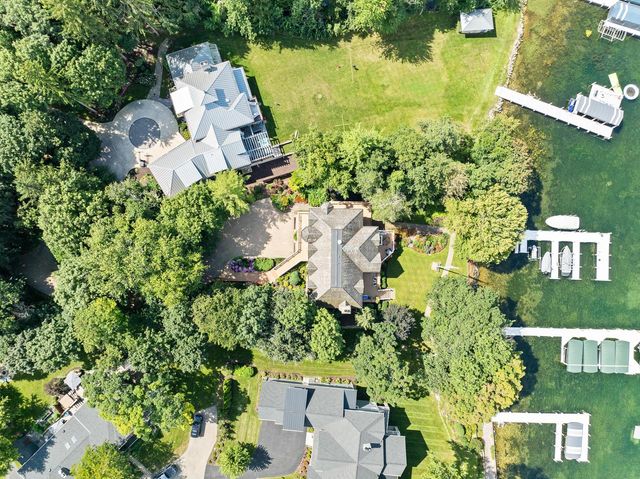 W2908 Walcowis DRIVE, Lake Geneva, WI 53147