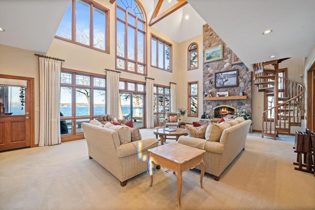 W2908 Walcowis DRIVE, Lake Geneva, WI 53147