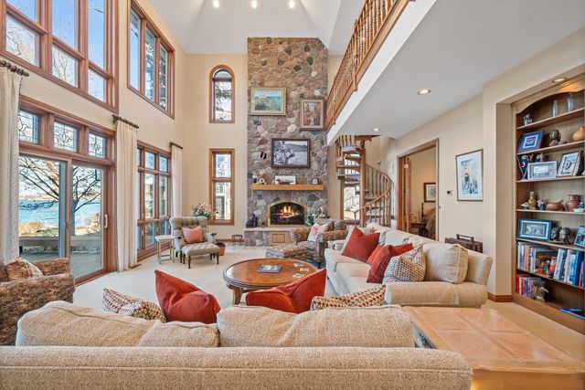 W2908 Walcowis DRIVE, Lake Geneva, WI 53147