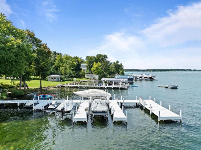 W2908 Walcowis DRIVE, Lake Geneva, WI 53147