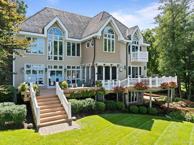 W2908 Walcowis DRIVE, Lake Geneva, WI 53147