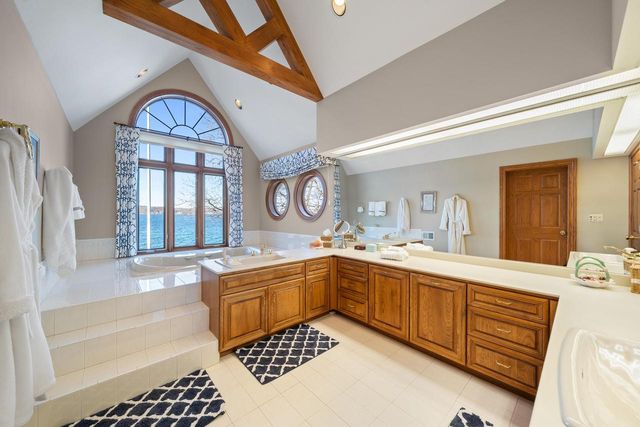 W2908 Walcowis DRIVE, Lake Geneva, WI 53147