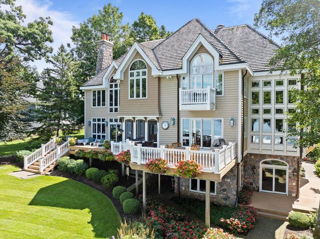 W2908 Walcowis DRIVE, Lake Geneva, WI 53147