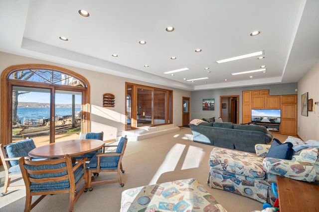 W2908 Walcowis DRIVE, Lake Geneva, WI 53147