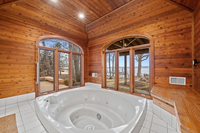 W2908 Walcowis DRIVE, Lake Geneva, WI 53147