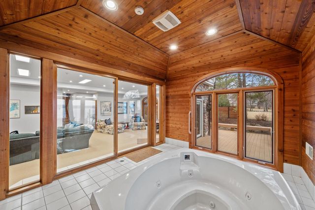 W2908 Walcowis DRIVE, Lake Geneva, WI 53147