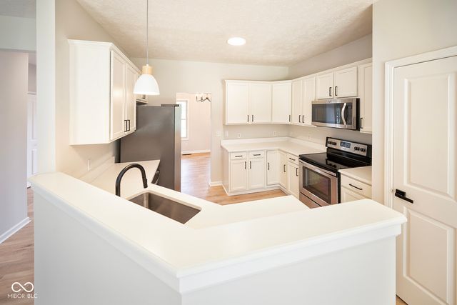 1254 Red Dunes Run, Avon, IN 46123