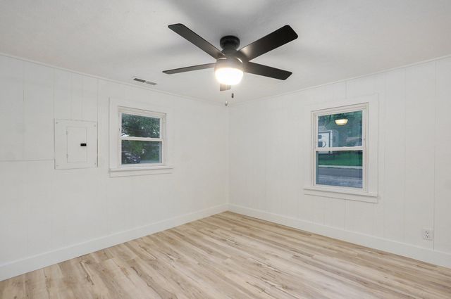 801 West Della Street, Springfield, MO 65803