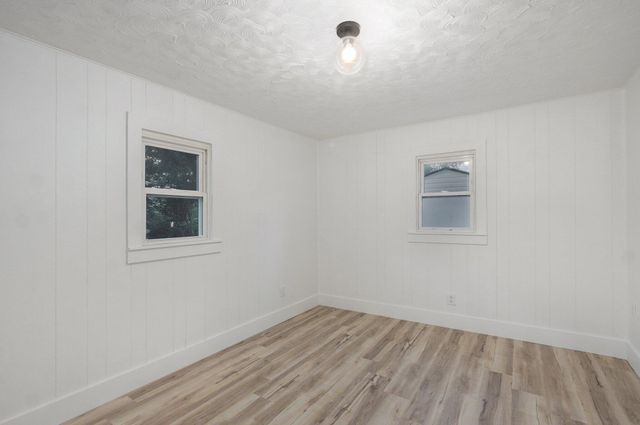 801 West Della Street, Springfield, MO 65803