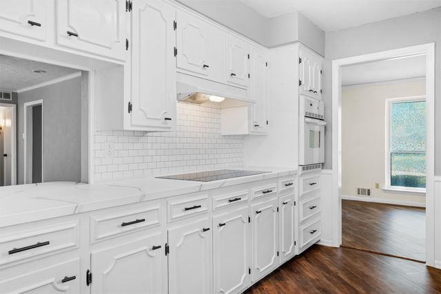 1601 Dakota Drive, Garland, TX 75043