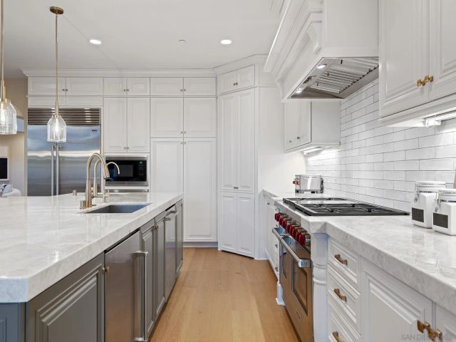 10911 Equestrian Ridge Ct, San Diego, CA 92130