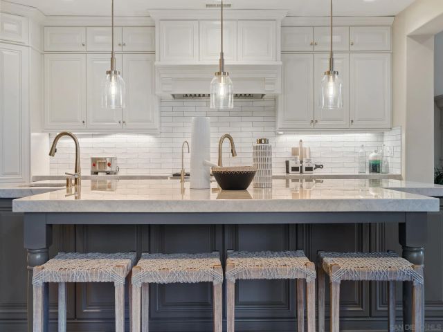 10911 Equestrian Ridge Ct, San Diego, CA 92130